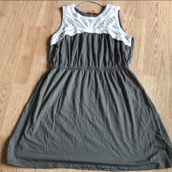 REPOSH: Joe Fresh dress - Picture 1 of 4
